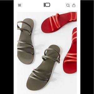 NWT! Urban Outfitters Green Leather Tube Sandals 8